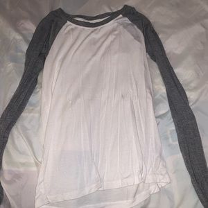 Soft Gary and white long sleeve shirt